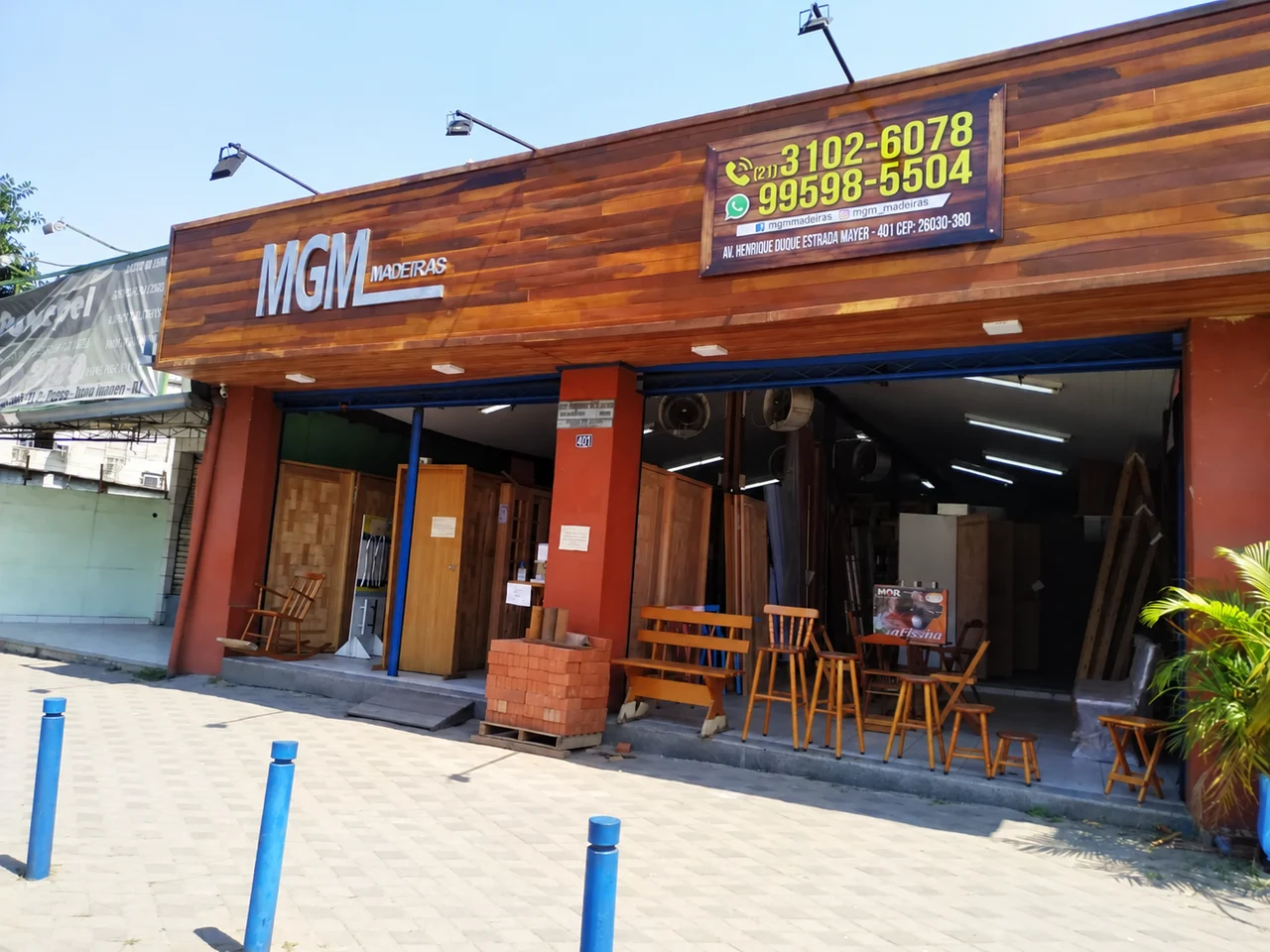 Fachada real da MGM Madeiras na Posse